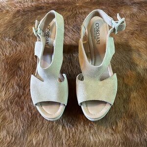 Cordani Tan Slingback Suede Sandals - size 40 / 9